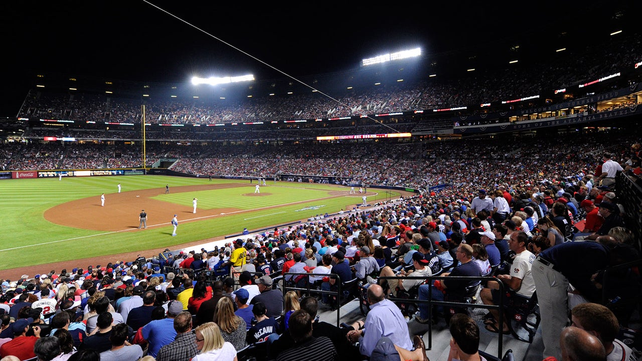 Former catcher Lopez highlights Braves Hall of Fame inductees